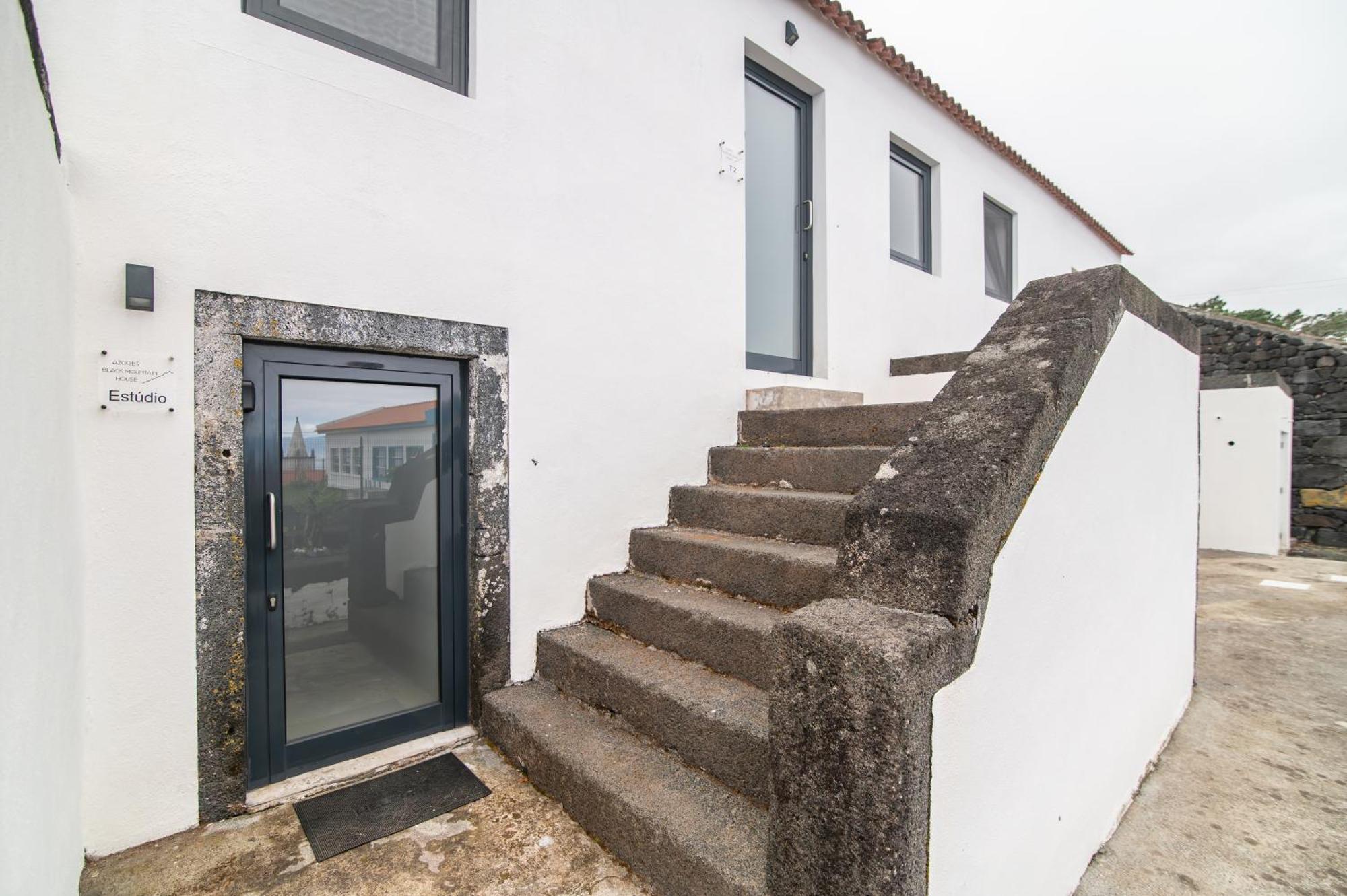 Azores Black Mountain House, Estudio E T2 Ilha Do Pico * Sao Roque do Pico
